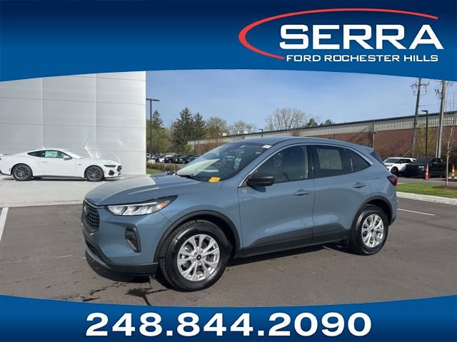 Used 2023 Ford Escape Active w/ Tech Pack #1 AWD/4WD image 1