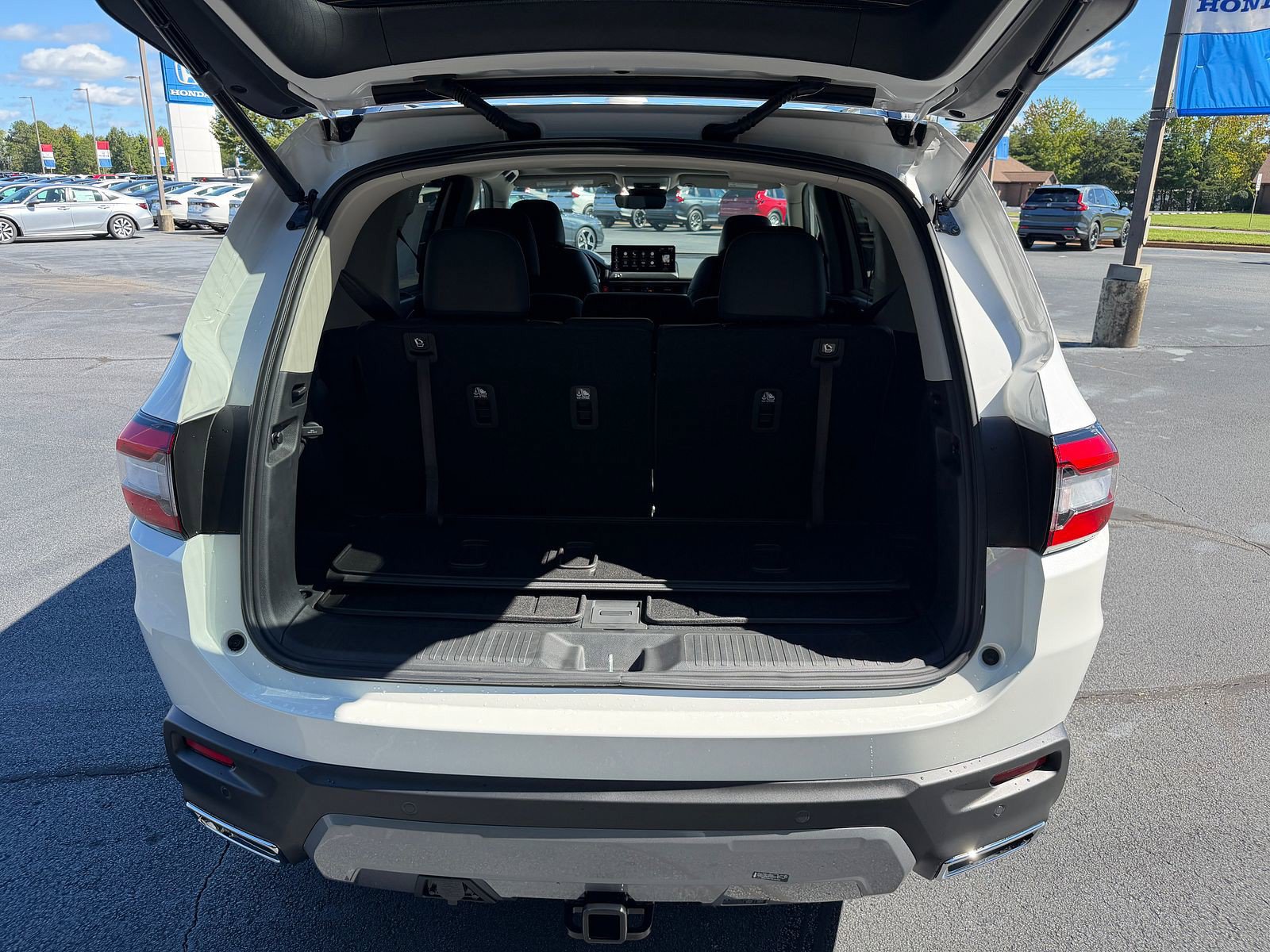 New 2026 Honda Pilot Touring image 8