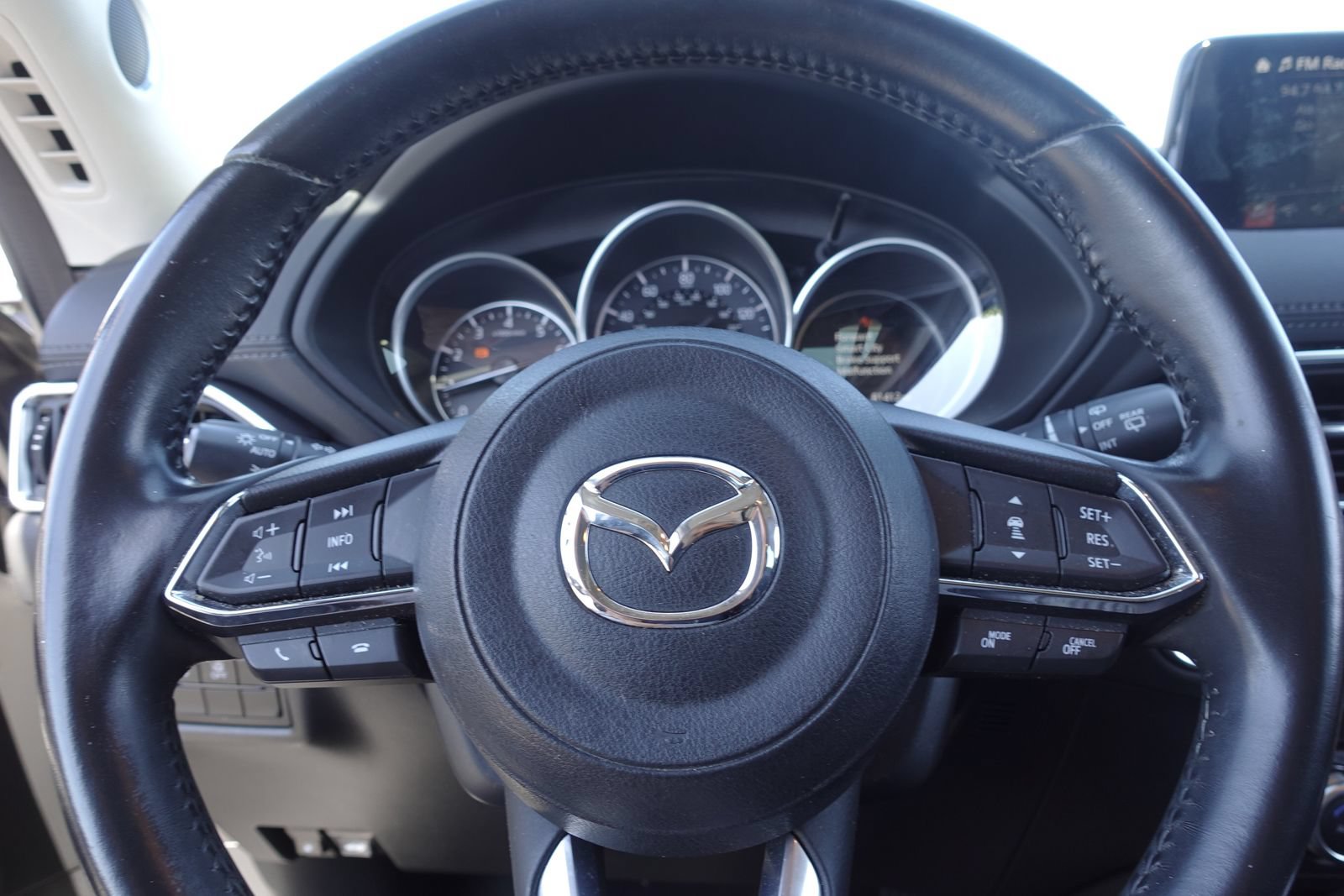 Used 2018 MAZDA CX-5 Touring w/ Preferred Equipment Package AWD/4WD image 17