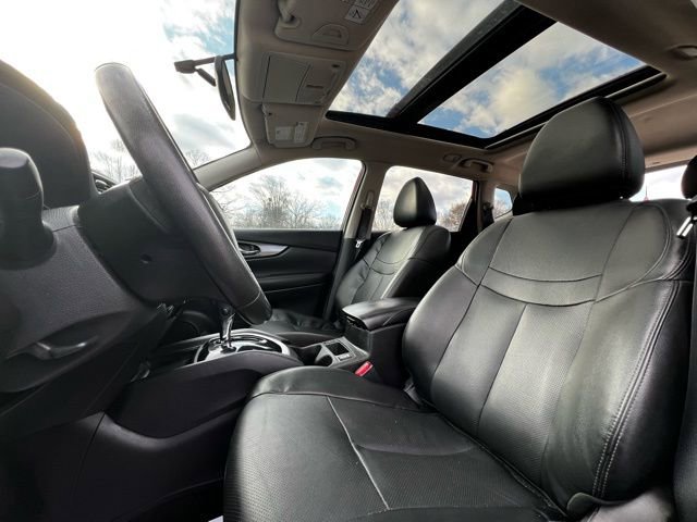 Used 2016 Nissan Rogue SL w/ SL Premium Package image 42