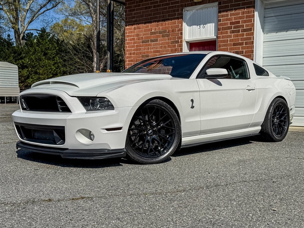 Used 2013 Ford Mustang Shelby GT500 RWD image 2