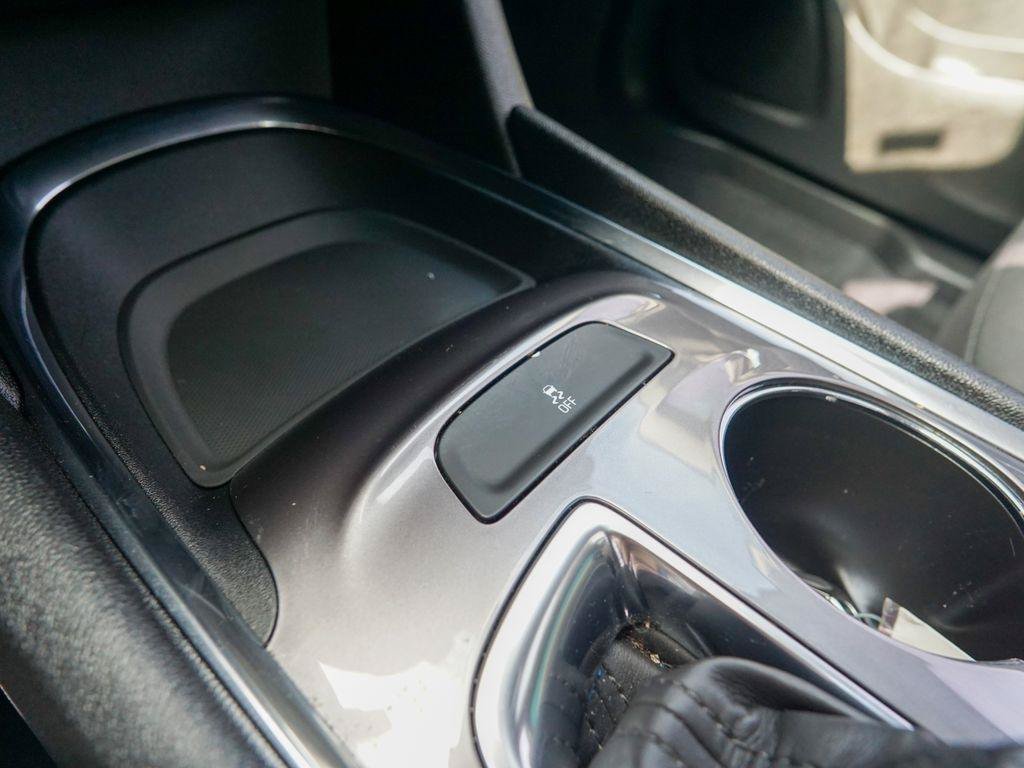Used 2019 Chevrolet Malibu LT FWD image 24