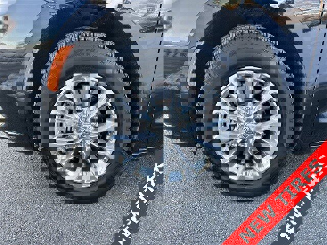 Certified 2022 Chrysler Pacifica Touring-L image 10