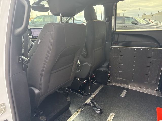 Used 2024 Chrysler Pacifica Touring image 20