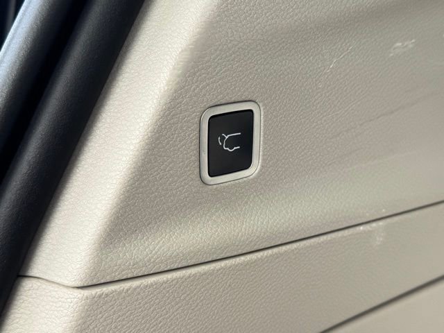 Used 2017 Chrysler Pacifica Touring-L Plus w/ Advanced Safetytec Group image 33