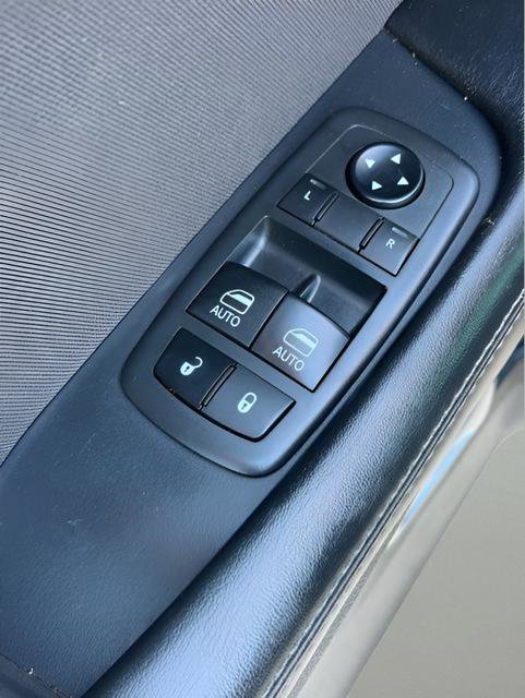 Used 2021 Dodge Challenger SXT image 33