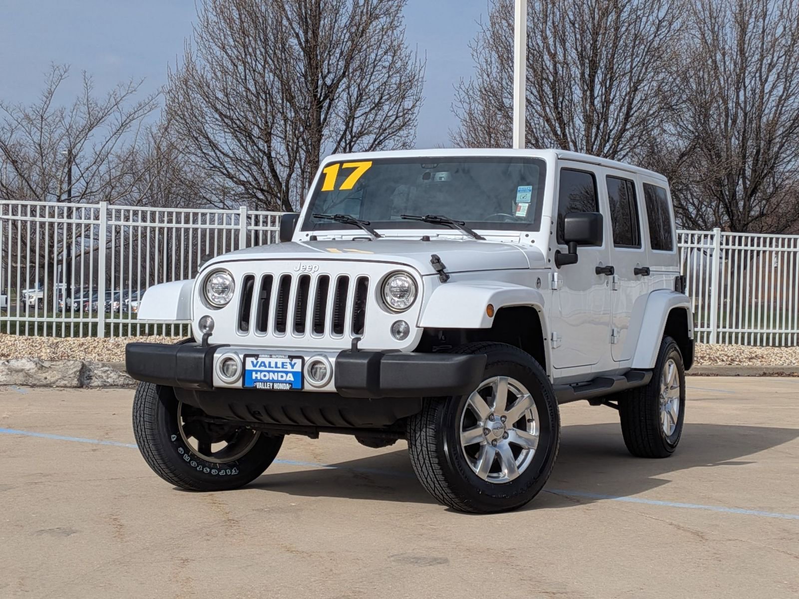 Used 2017 Jeep Wrangler Unlimited Sahara w/ Connectivity Group image 2