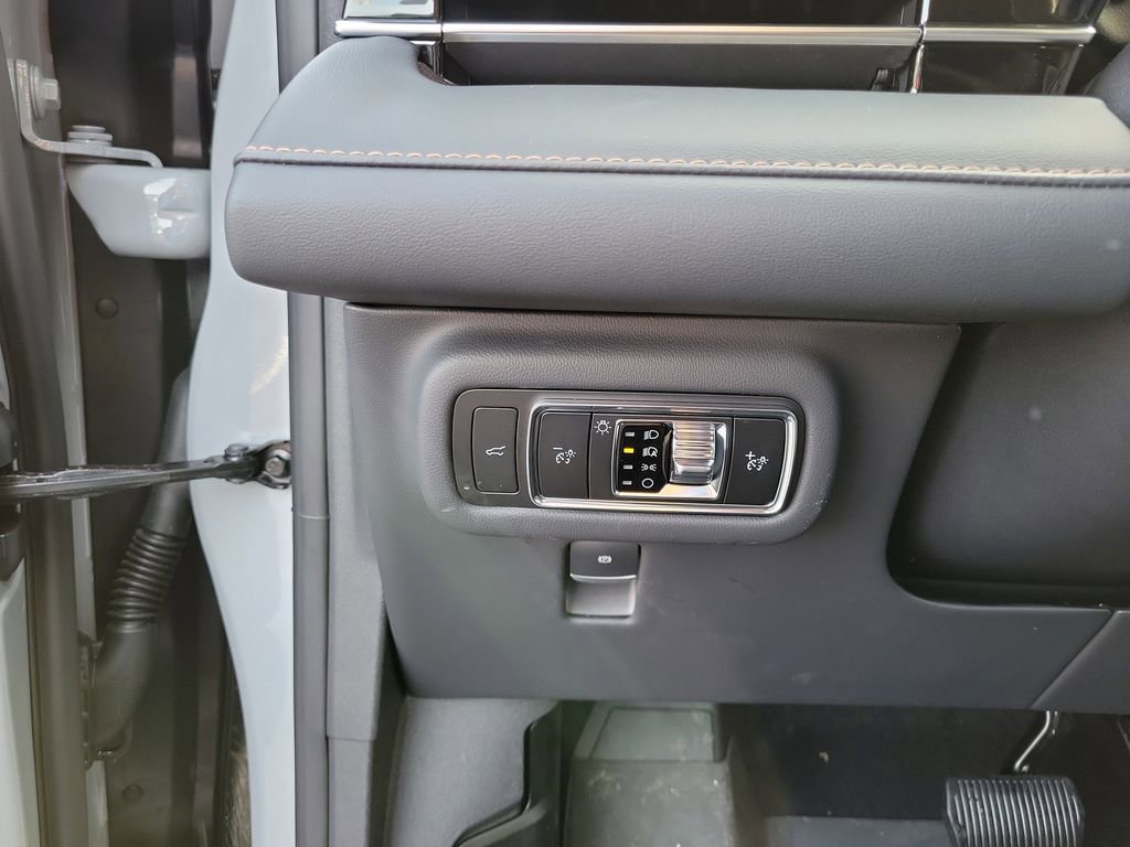 New 2026 Lincoln Nautilus Premier w/ Equipment Group 102A AWD/4WD image 22