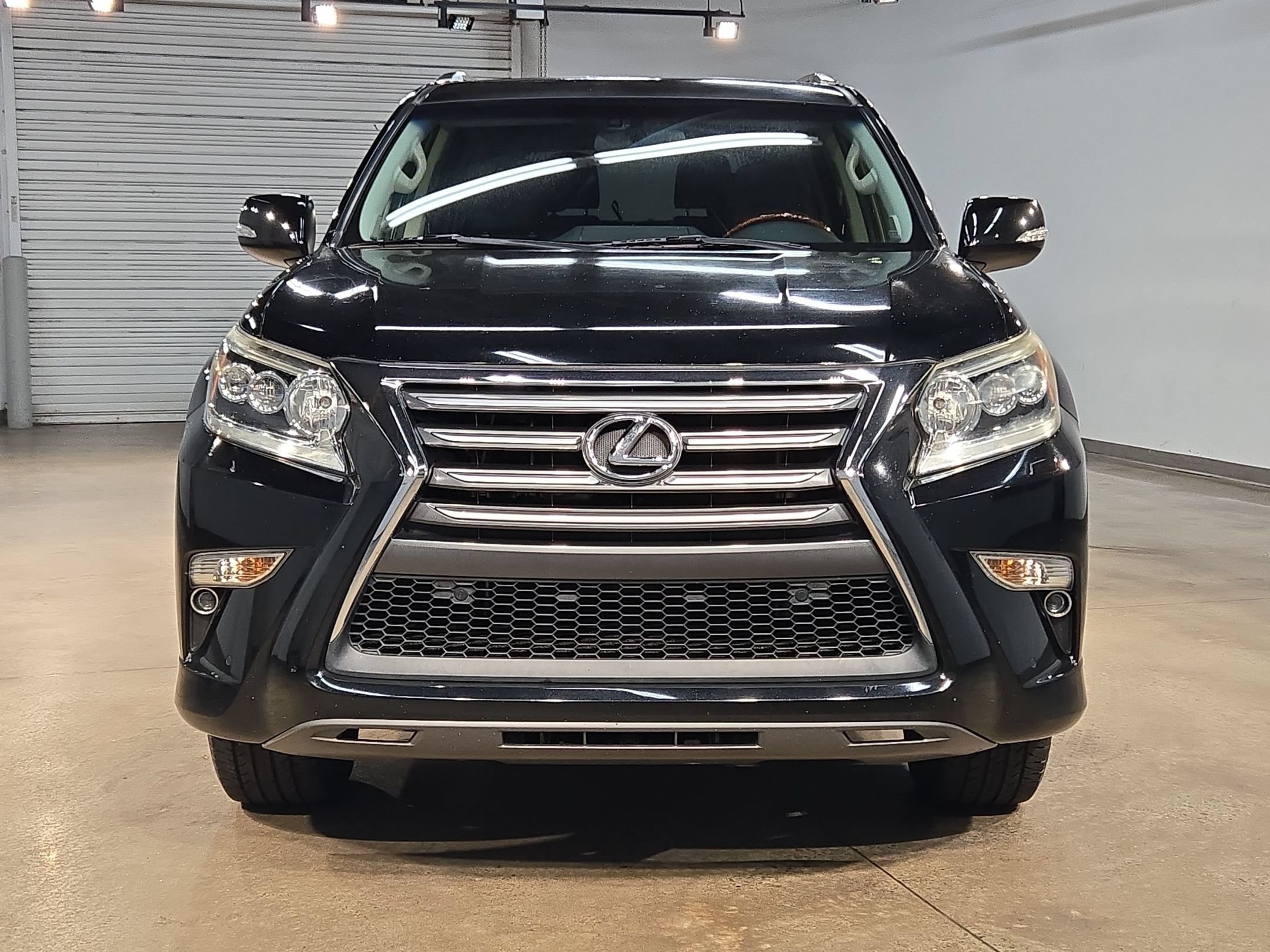 Used 2017 Lexus GX 460 Premium AWD/4WD image 2