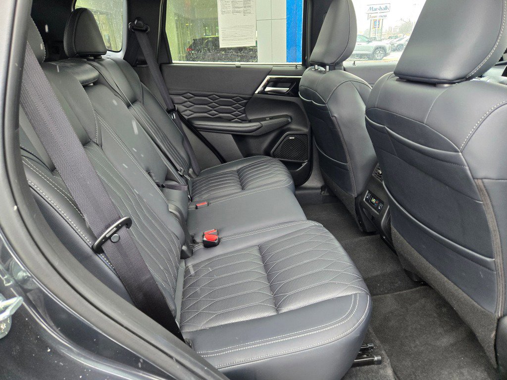 Used 2025 Mitsubishi Outlander SEL image 10