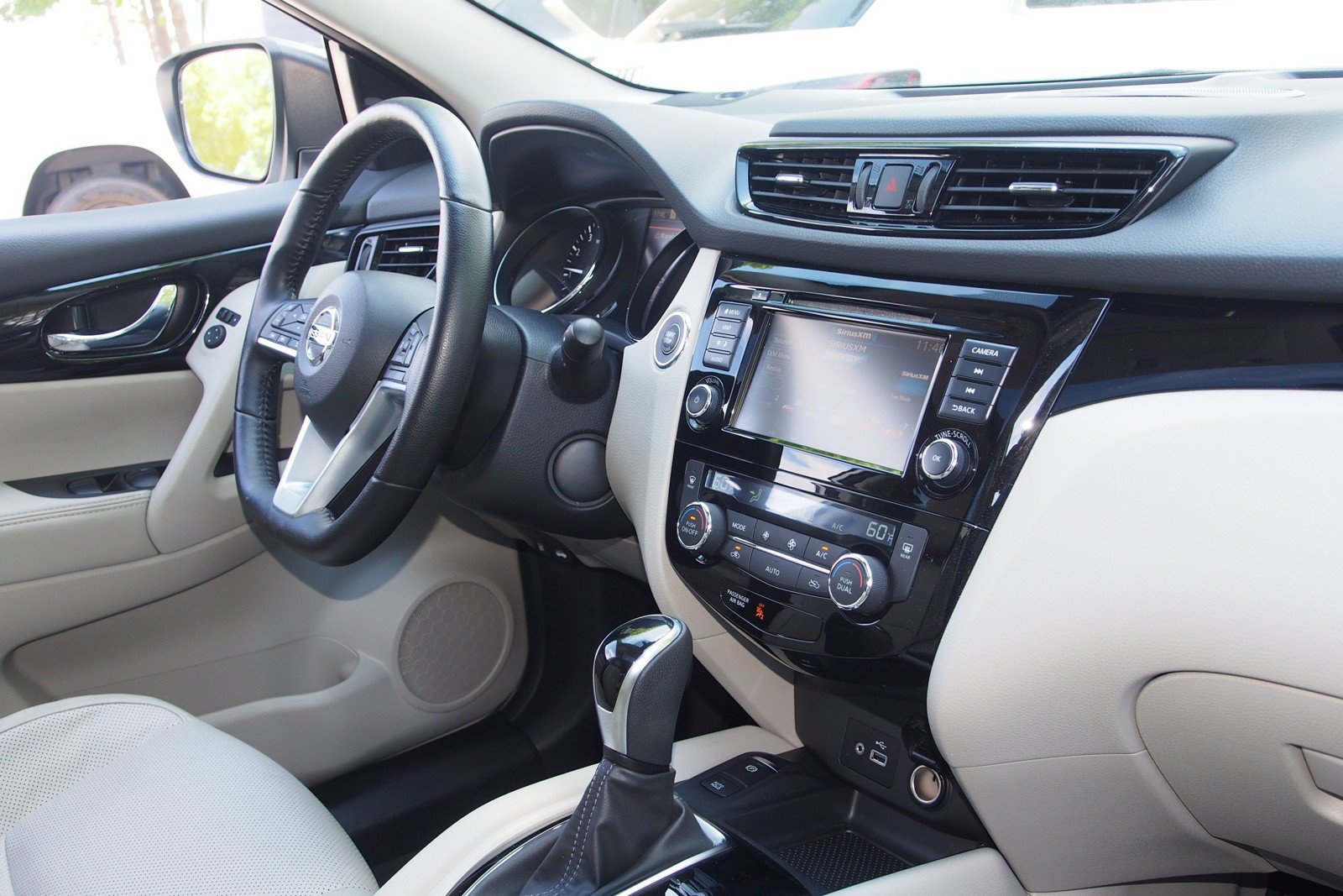 Used 2022 Nissan Rogue Sport SL w/ Premium Package FWD image 10