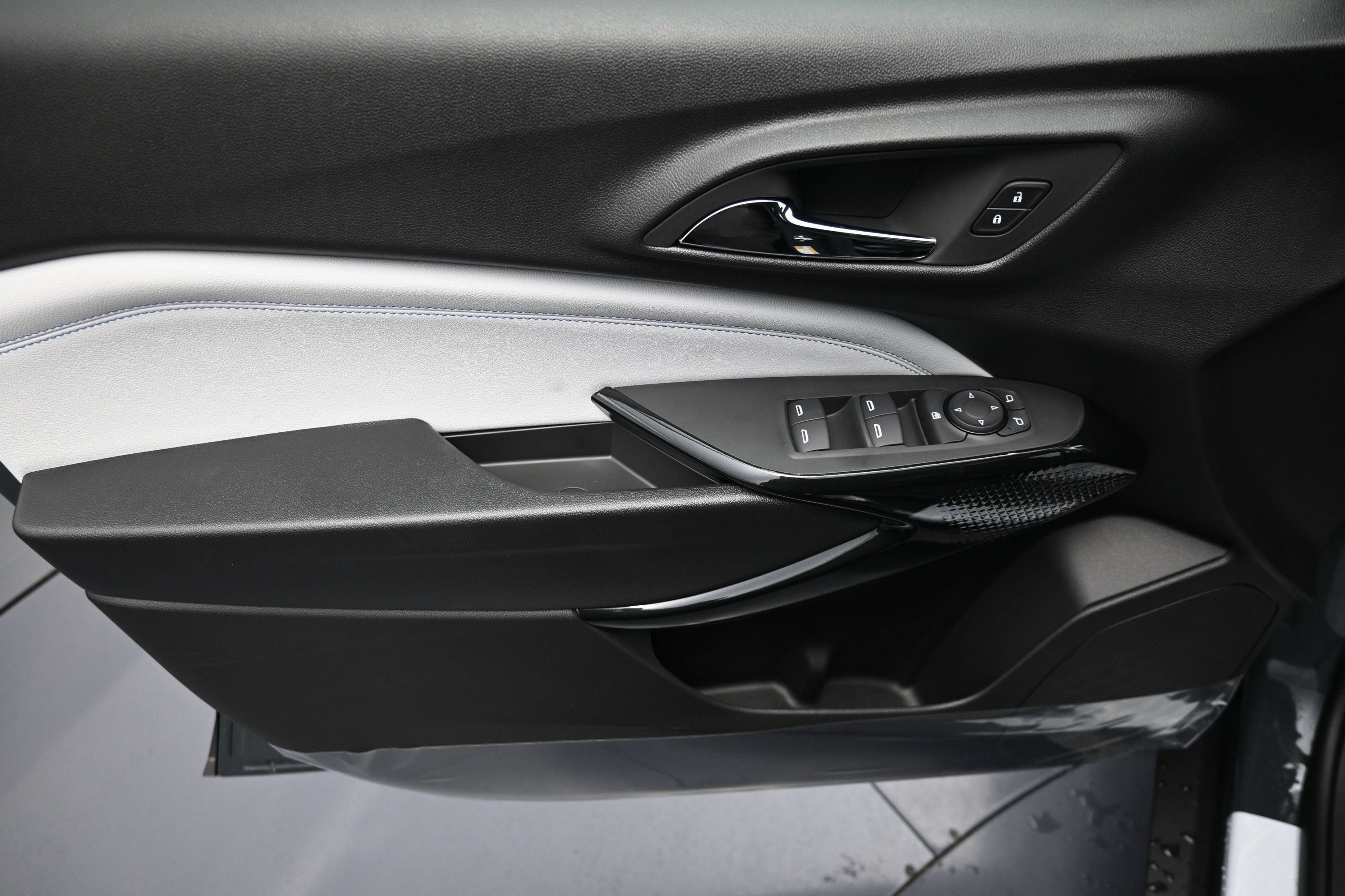 New 2026 Chevrolet Trax LT w/ Sunroof Package FWD image 26
