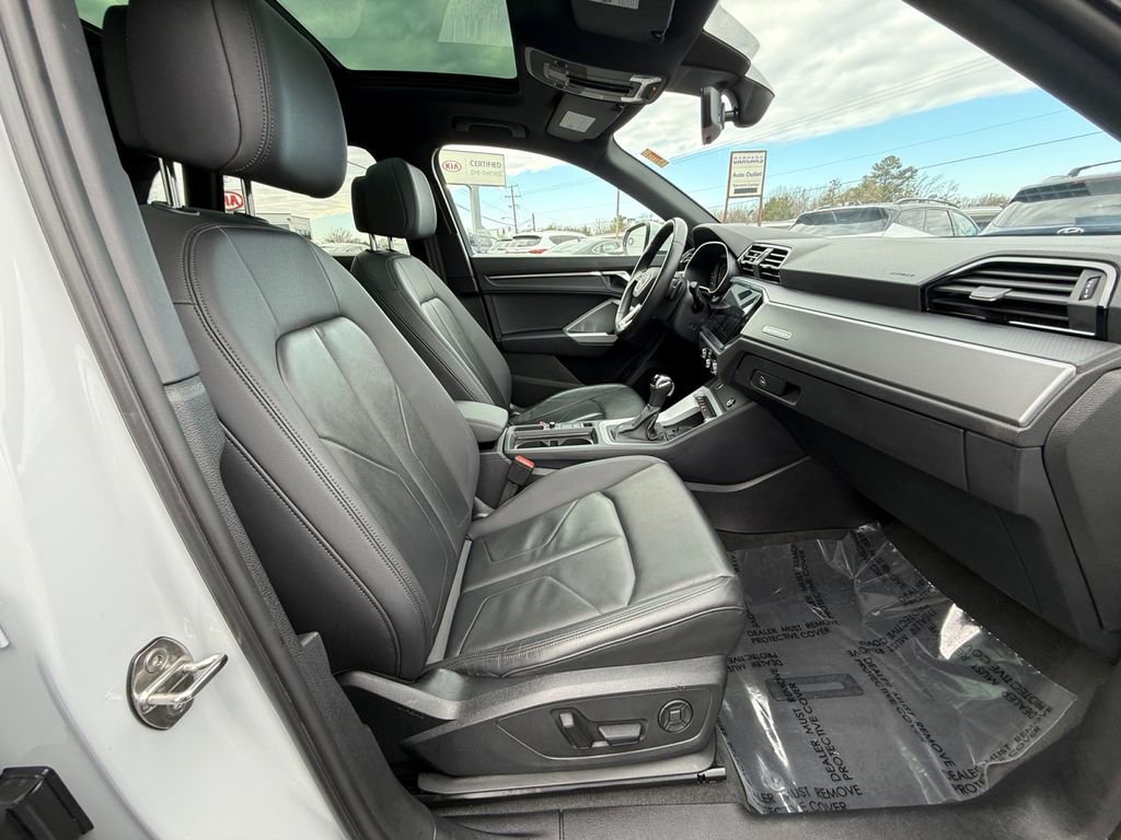 Used 2024 Audi Q3 2.0T Premium image 26