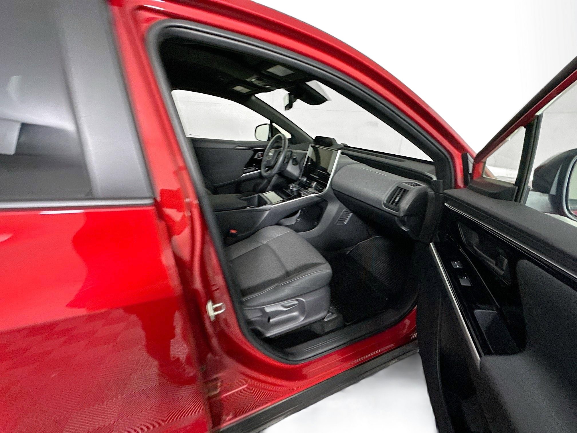 Used 2023 Subaru Solterra AWD image 30