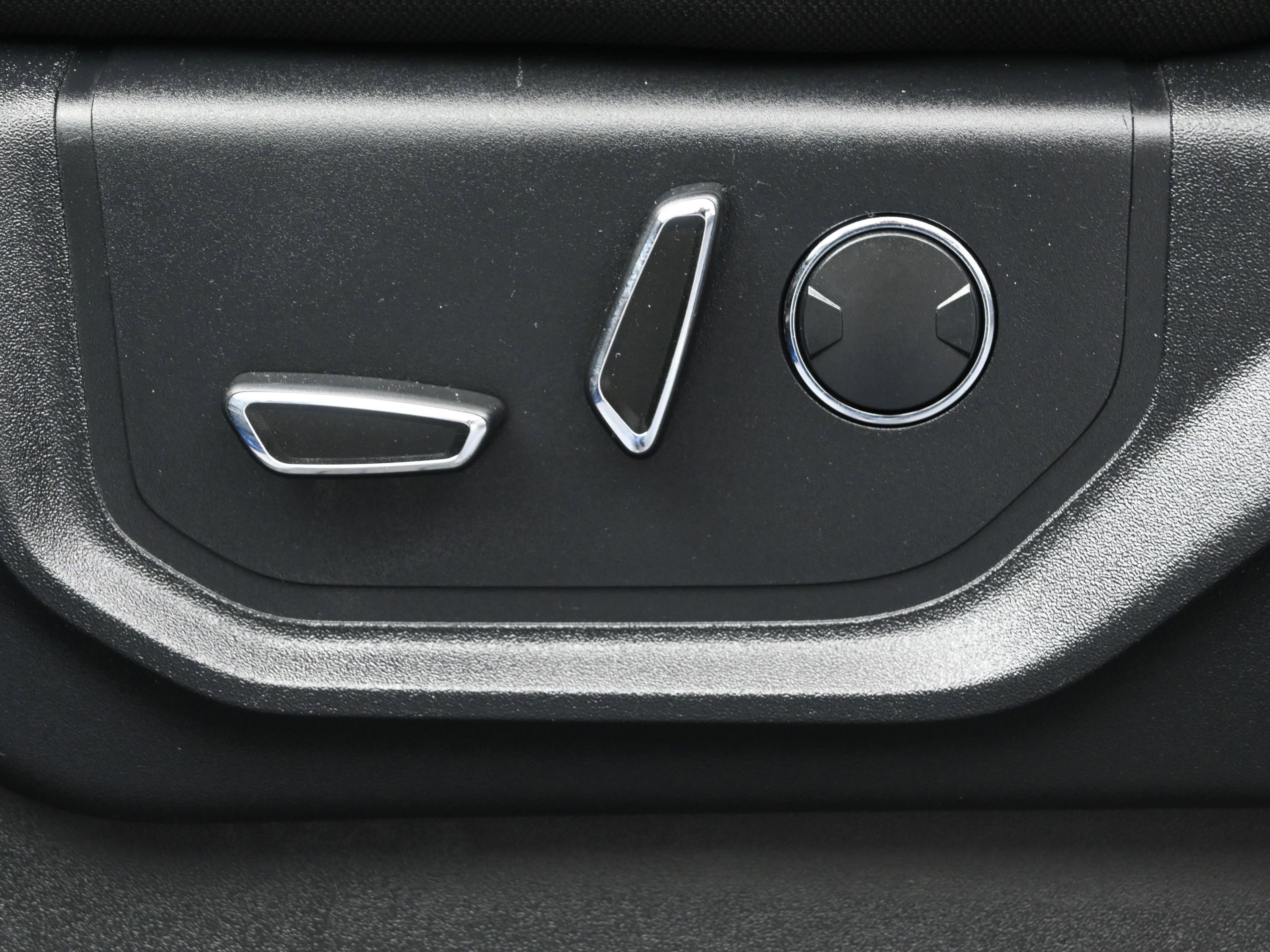 Used 2018 Ford F150 XLT w/ Equipment Group 302A Luxury image 10