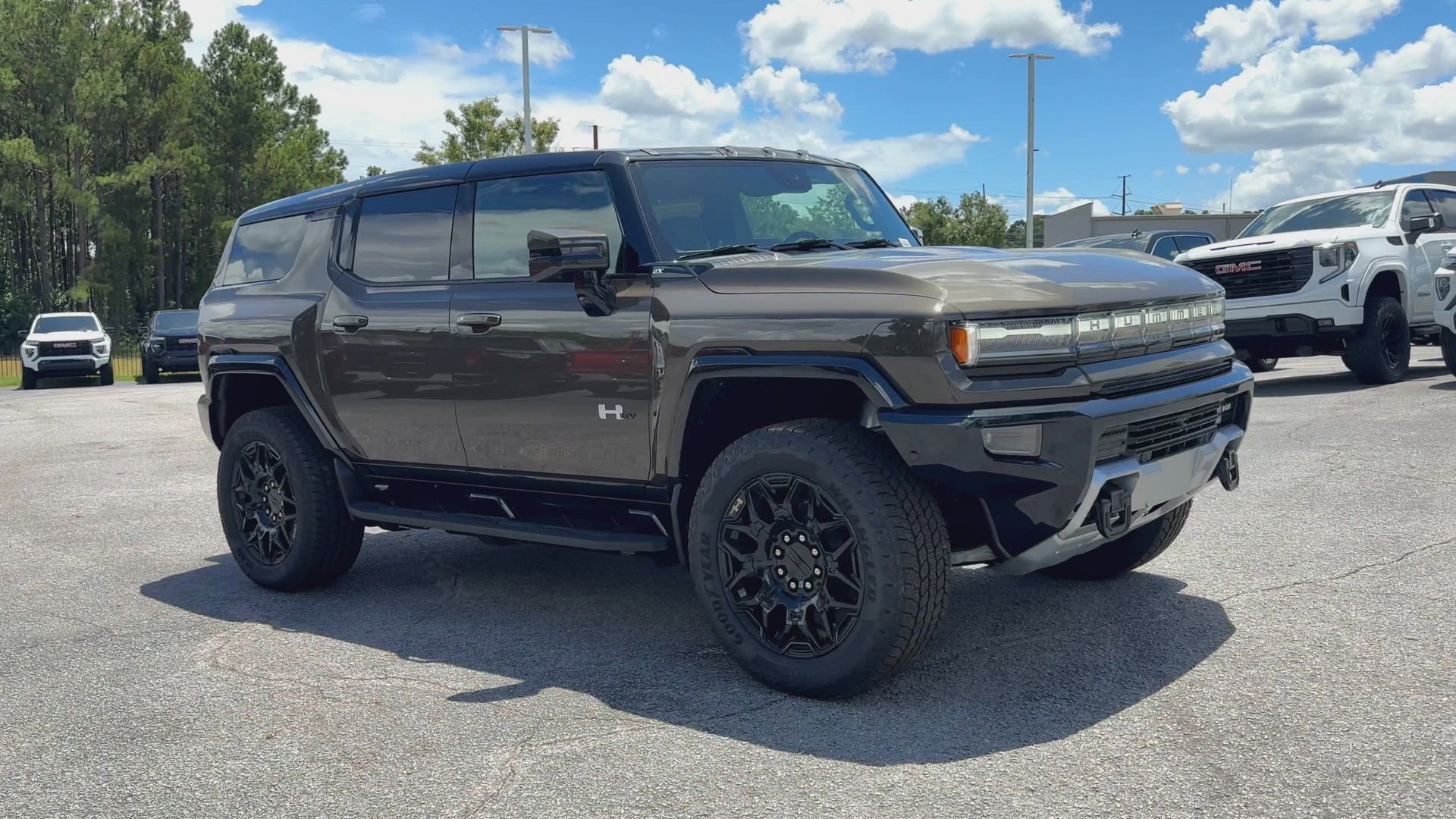 New 2025 GMC Hummer EV 2X AWD/4WD video 2