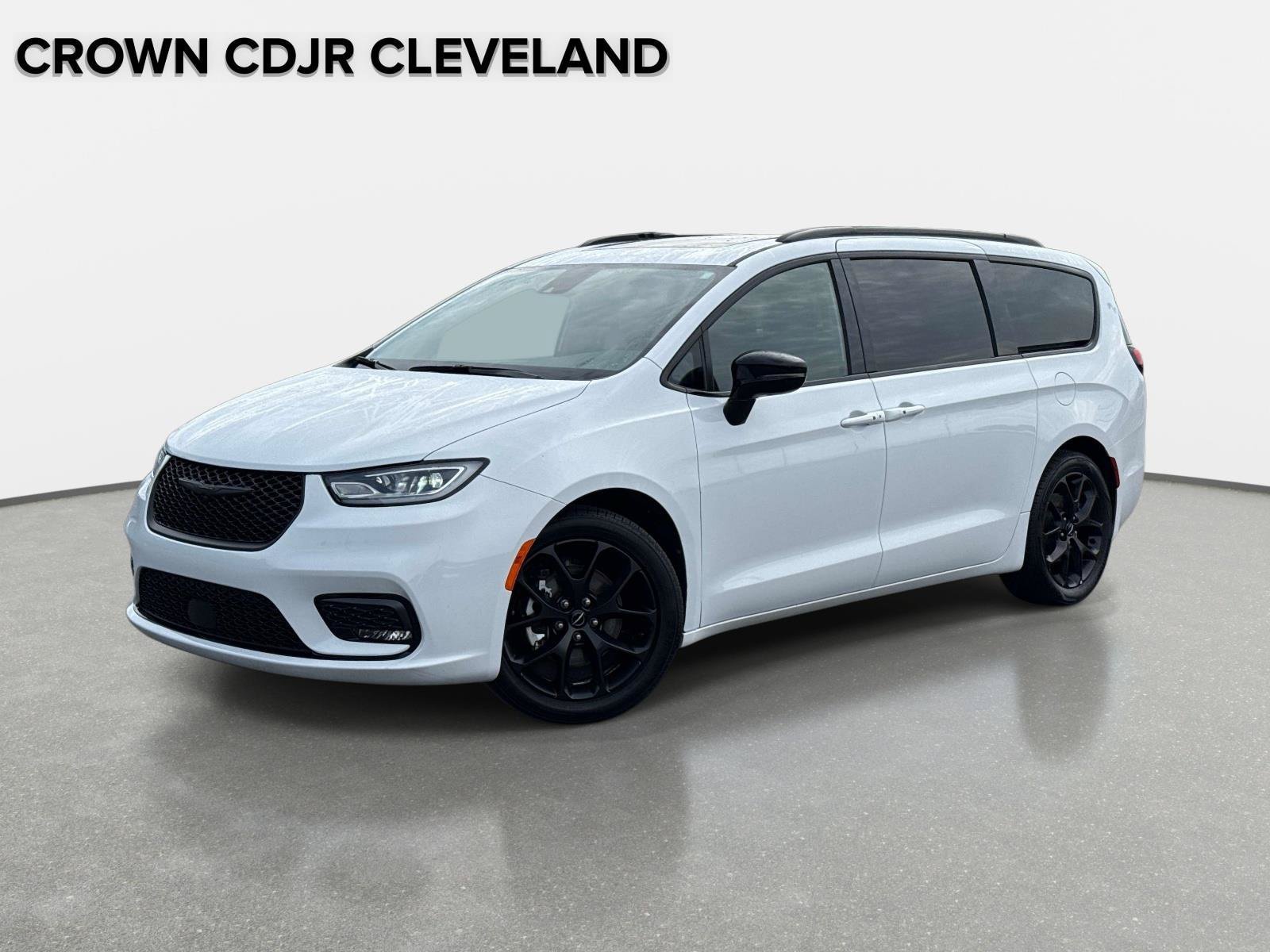 Used 2025 Chrysler Pacifica Limited