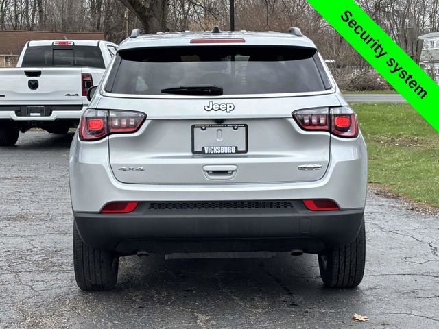 Used 2024 Jeep Compass Latitude image 32