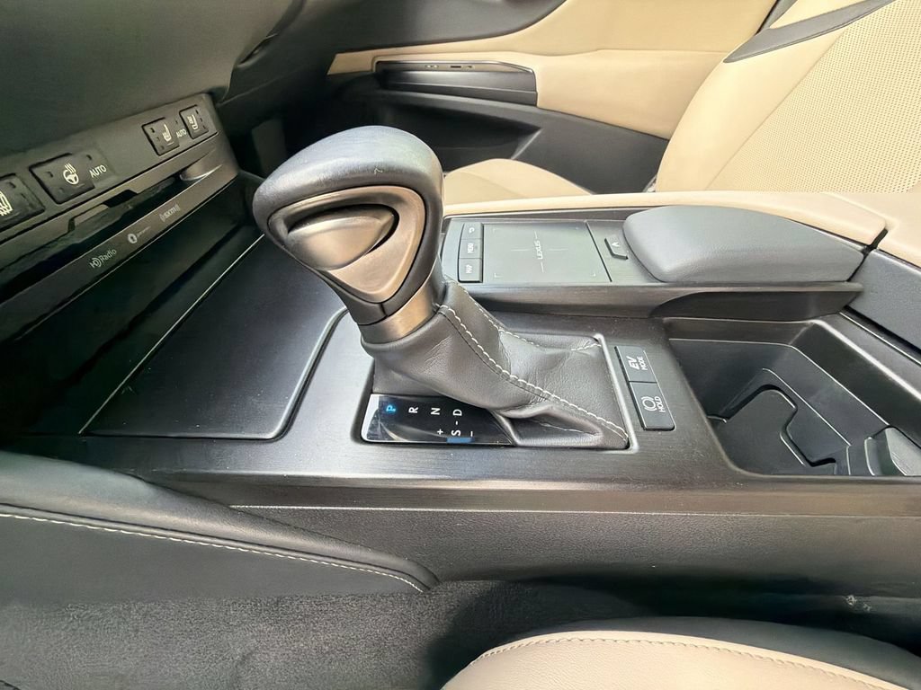 Used 2019 Lexus ES 300h w/ Premium Package FWD image 25