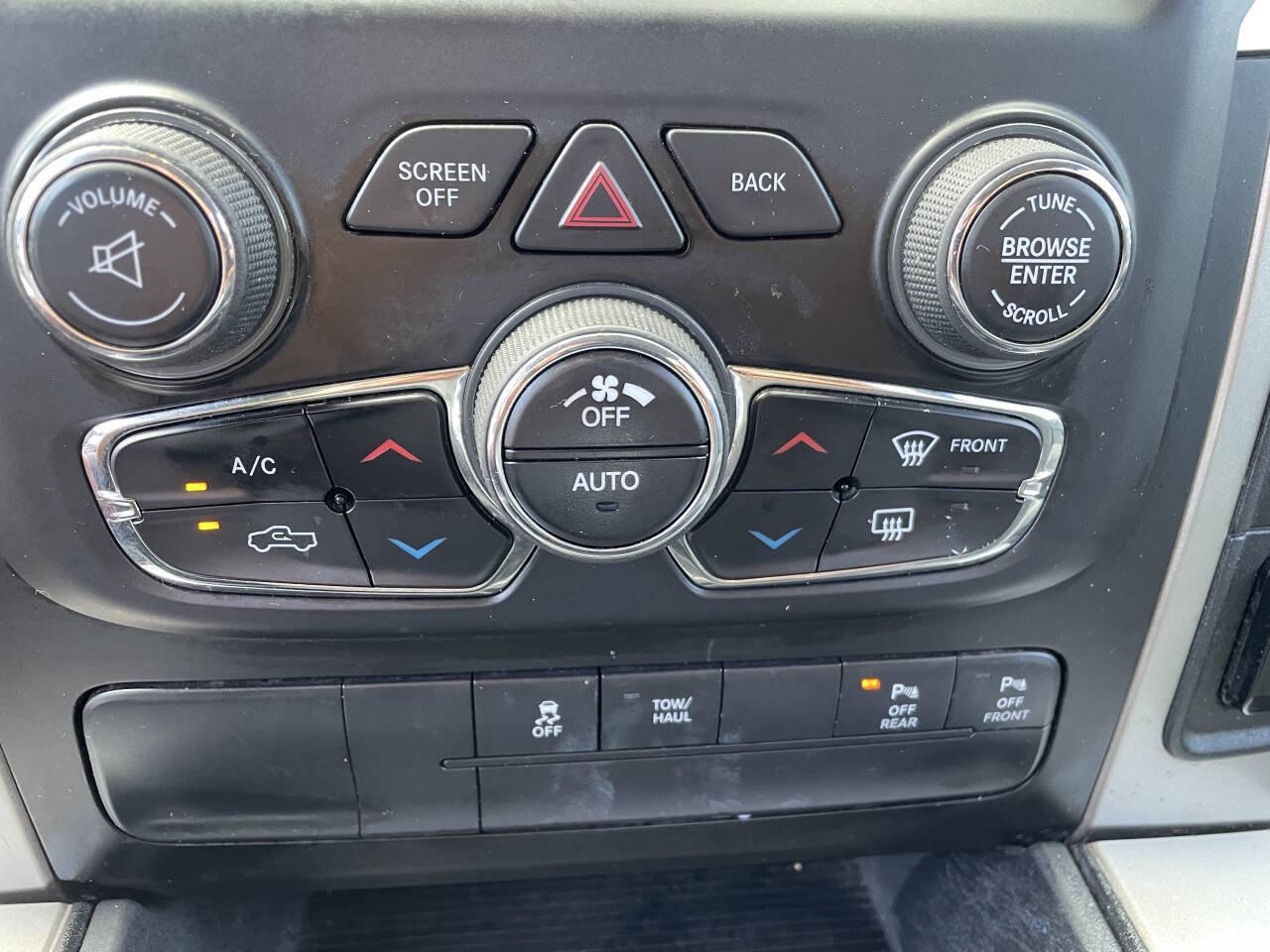 Used 2017 RAM 1500 Big Horn RWD image 19