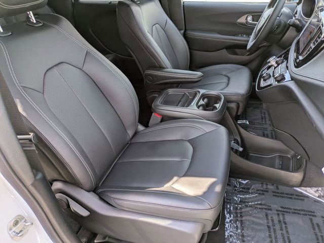 New 2027 Chrysler Pacifica Select FWD image 27