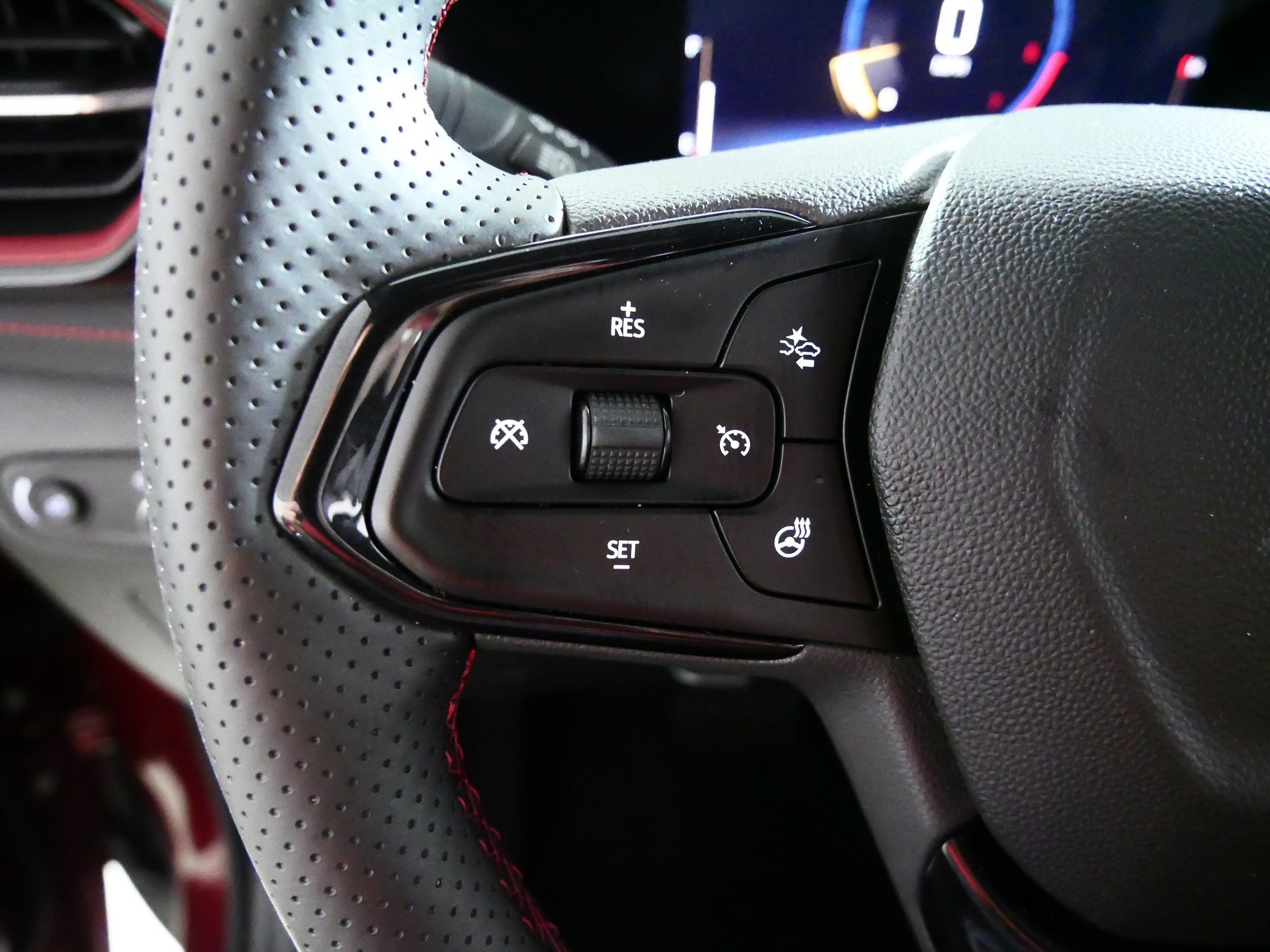 Used 2024 Chevrolet TrailBlazer RS w/ Driver Confidence Package FWD image 27