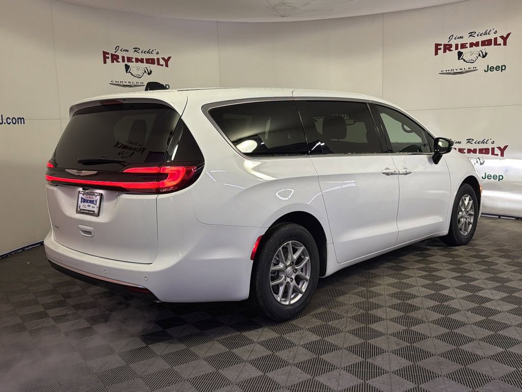 New 2026 Chrysler Pacifica Select FWD image 3