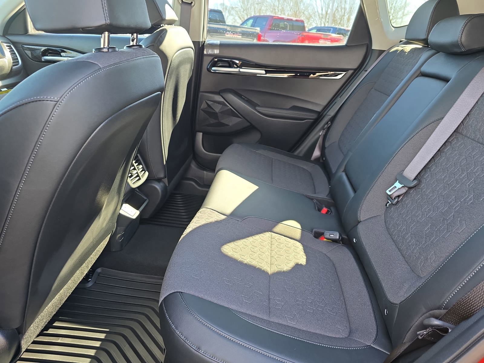 New 2026 Kia Seltos S FWD image 15