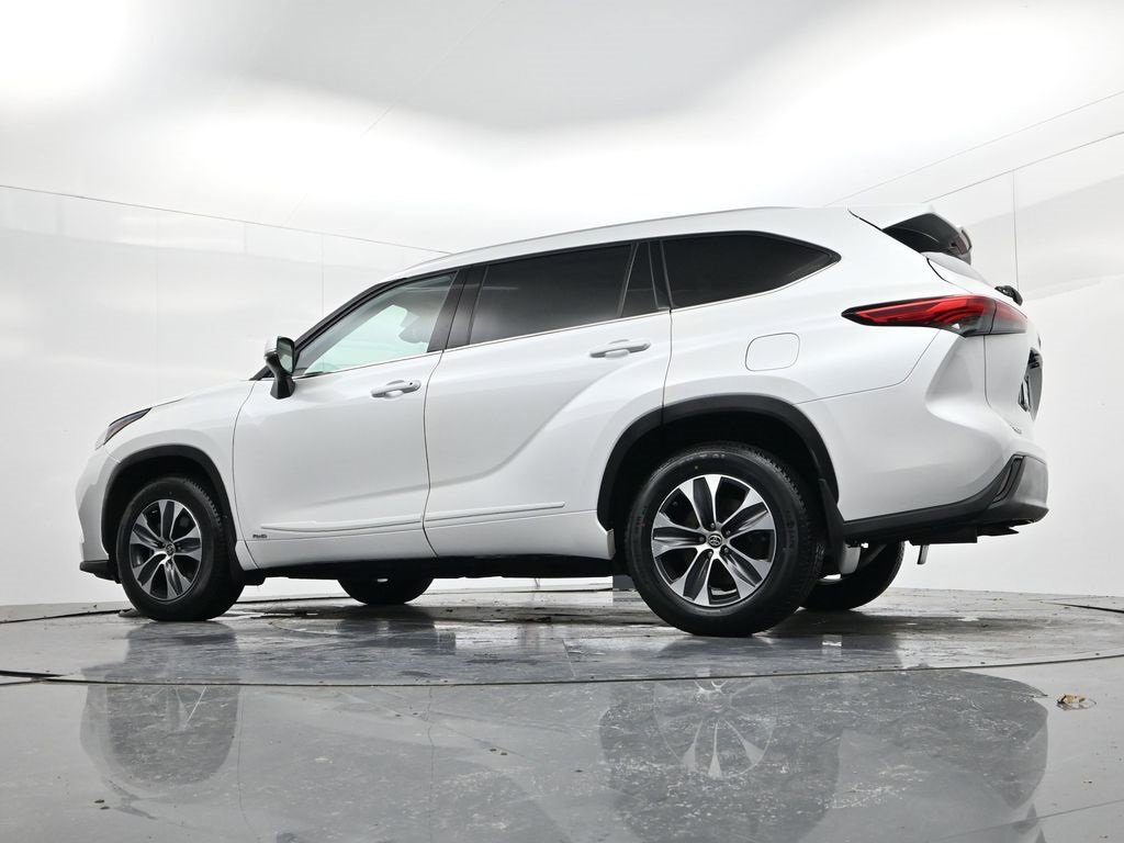 Used 2022 Toyota Highlander XLE image 60