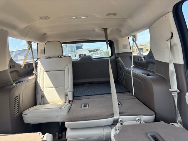 Used 2023 GMC Yukon XL Denali AWD/4WD image 10