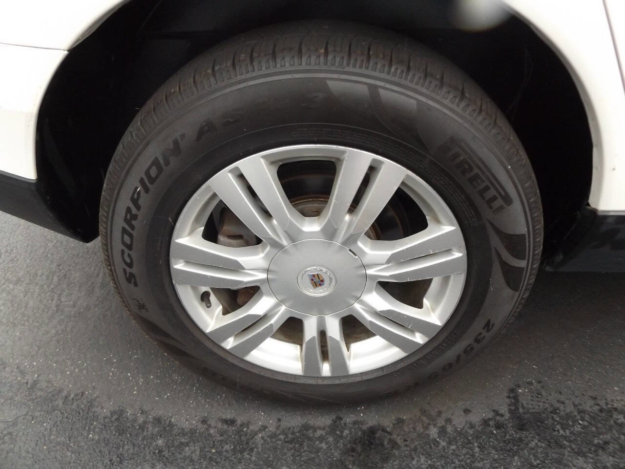 Used 2012 Cadillac SRX Luxury image 32