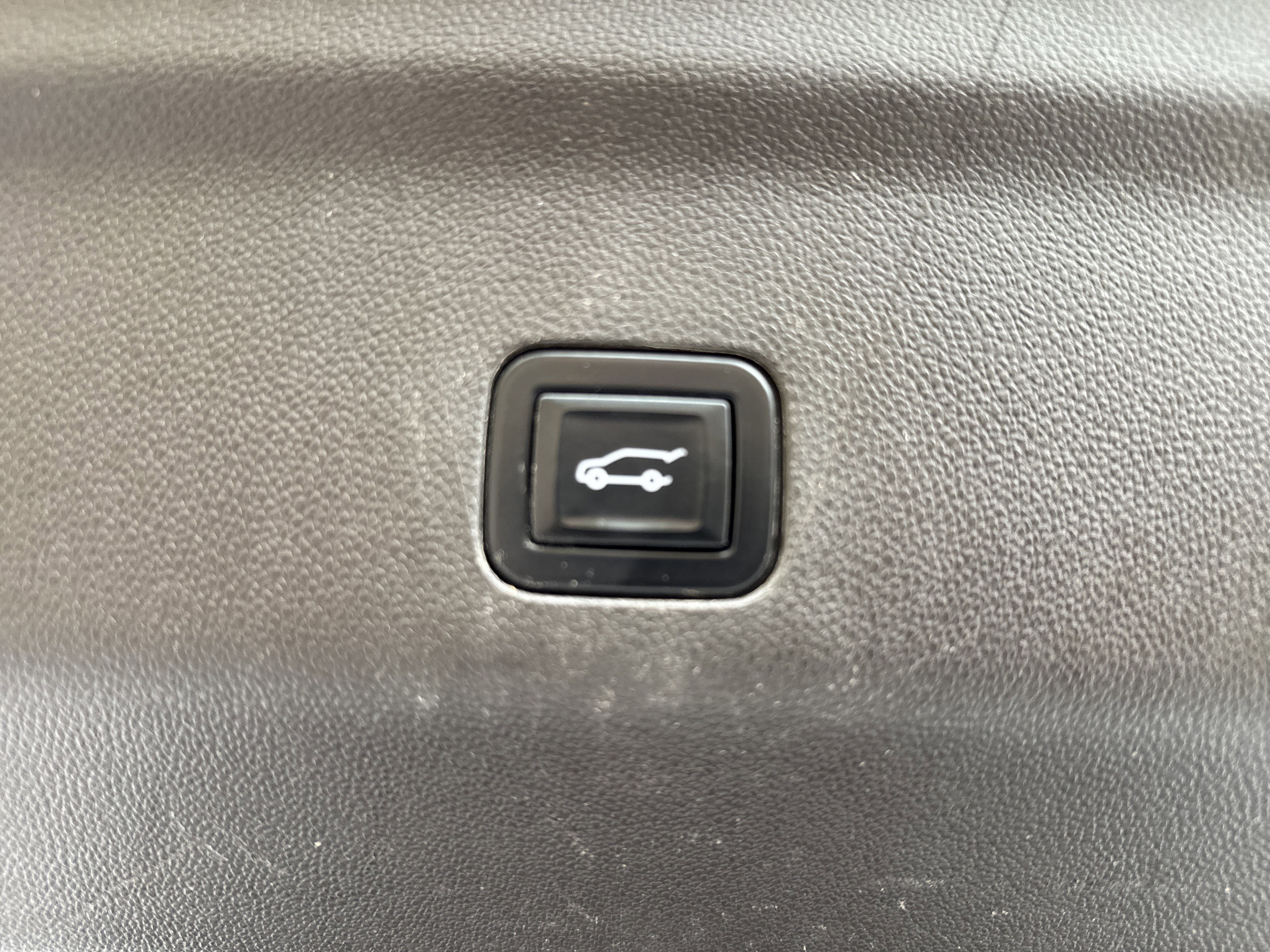 Used 2022 GMC Yukon SLT w/ SLT Premium Package image 38