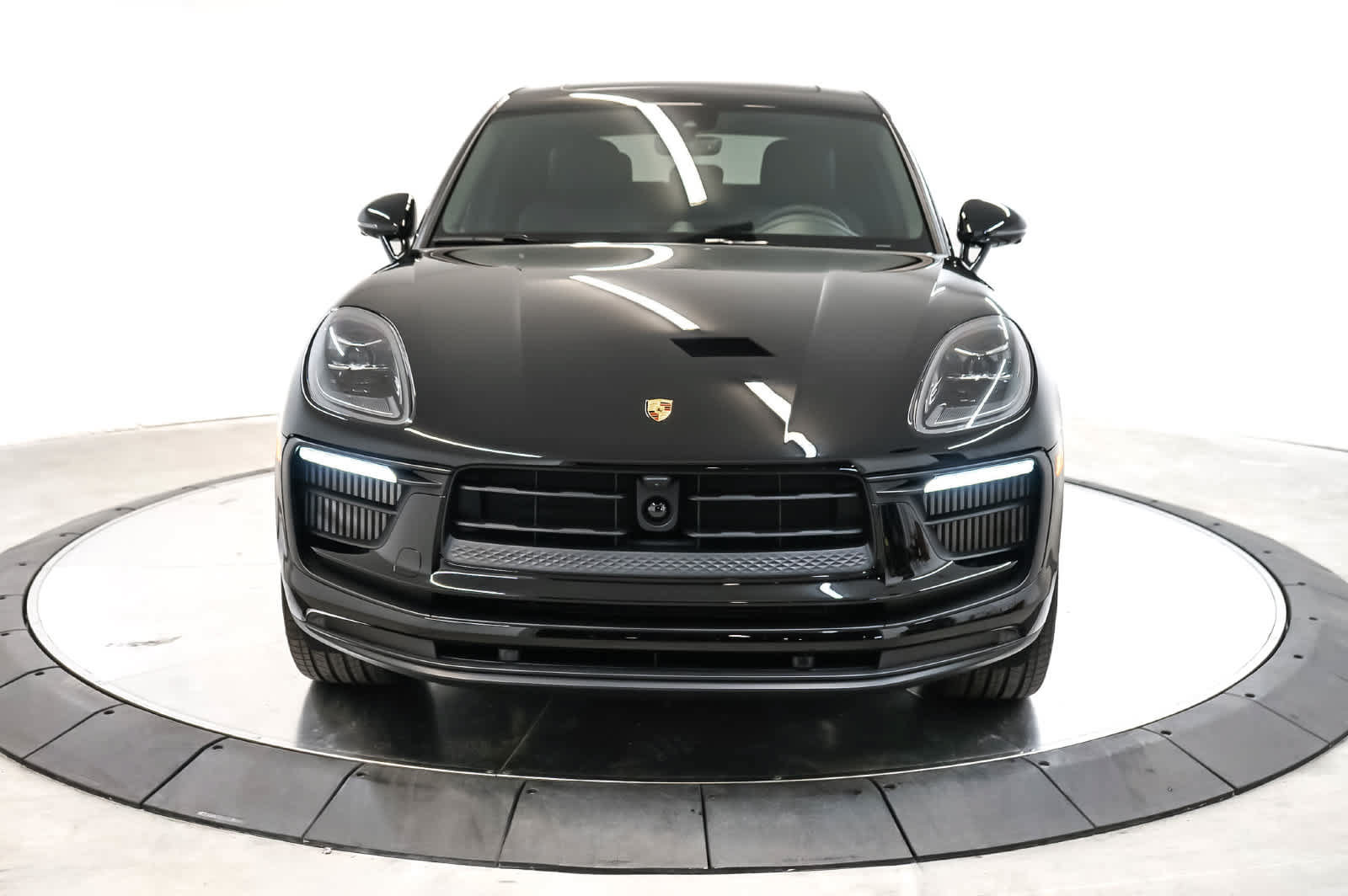 New 2026 Porsche Macan S AWD/4WD image 6