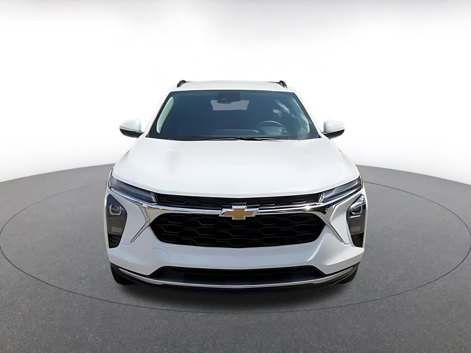 Used 2025 Chevrolet Trax LT FWD image 5