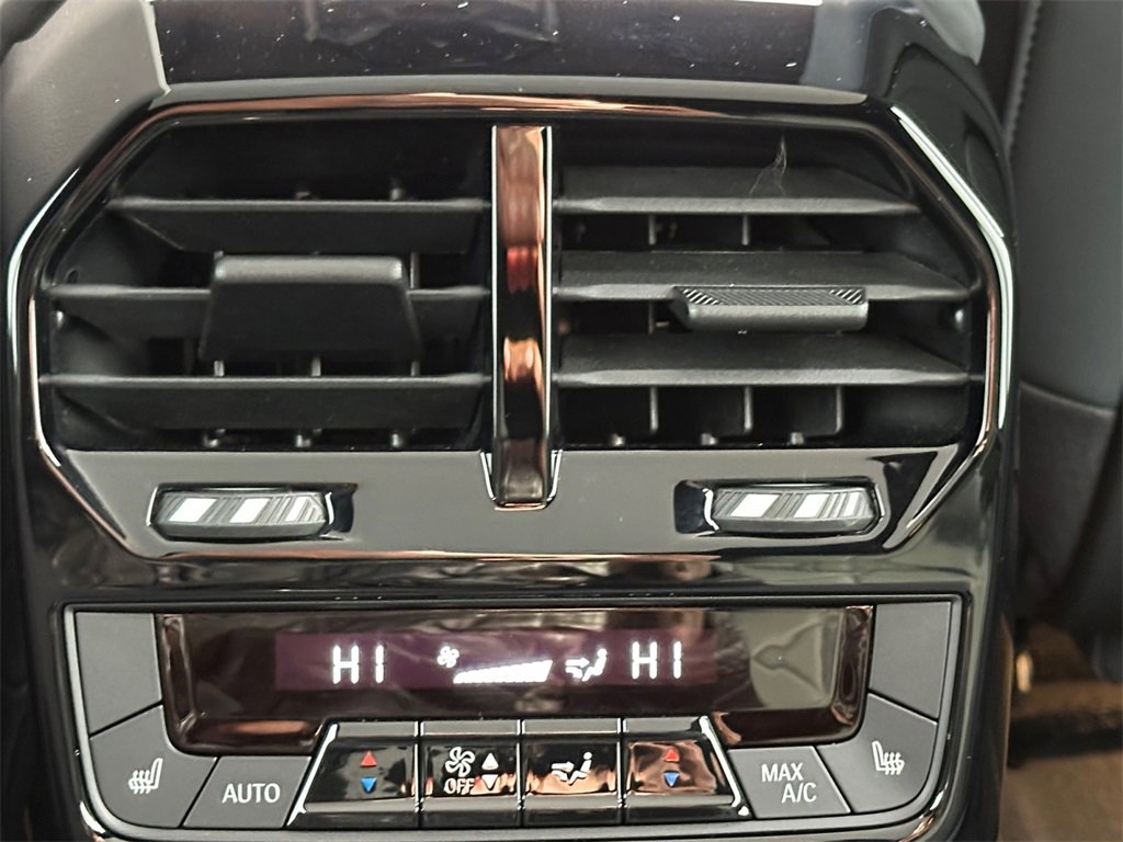 Used 2023 BMW iX xDrive50 w/ Premium Package image 25