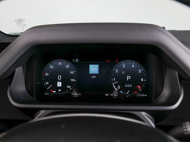 Used 2025 Land Rover Defender 90 X-Dynamic SE AWD/4WD image 18