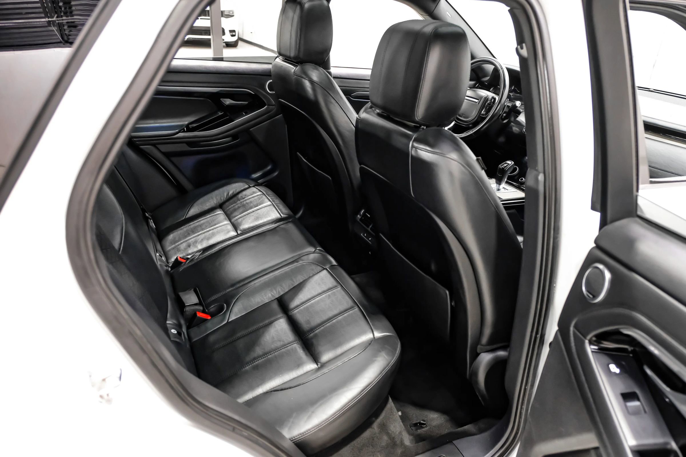 Used 2020 Land Rover Range Rover Evoque R-Dynamic SE image 50