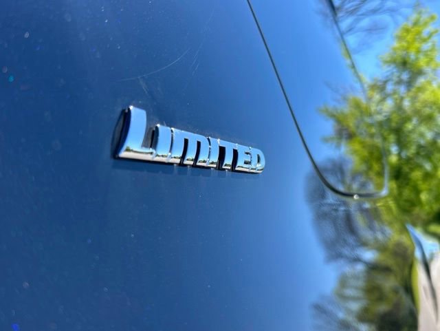 Used 2021 Toyota 4Runner Limited AWD/4WD image 28