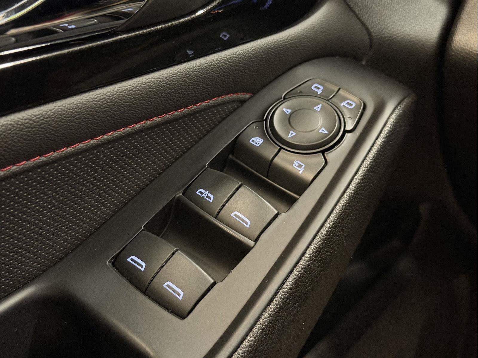 Used 2023 Chevrolet Traverse RS w/ LPO, Floor Liner Package AWD/4WD image 44