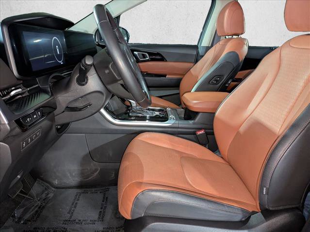Used 2023 Kia Carnival SX Prestige image 19