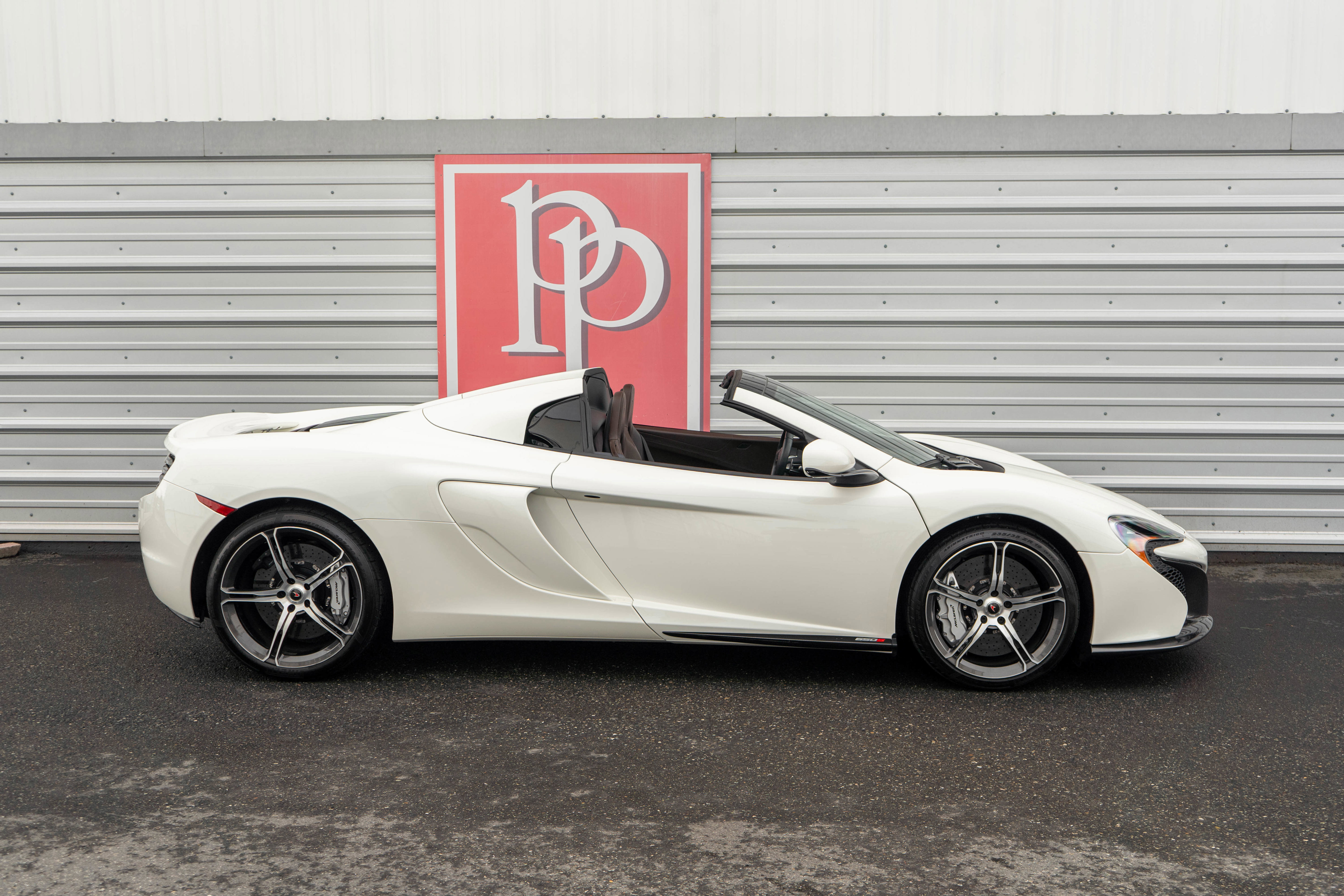 Used 2015 McLaren 650S Spider image 37