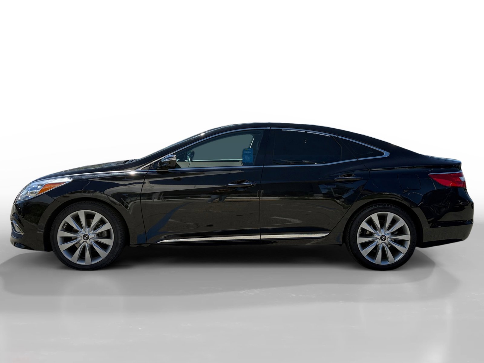 Used 2017 Hyundai Azera Limited image 2