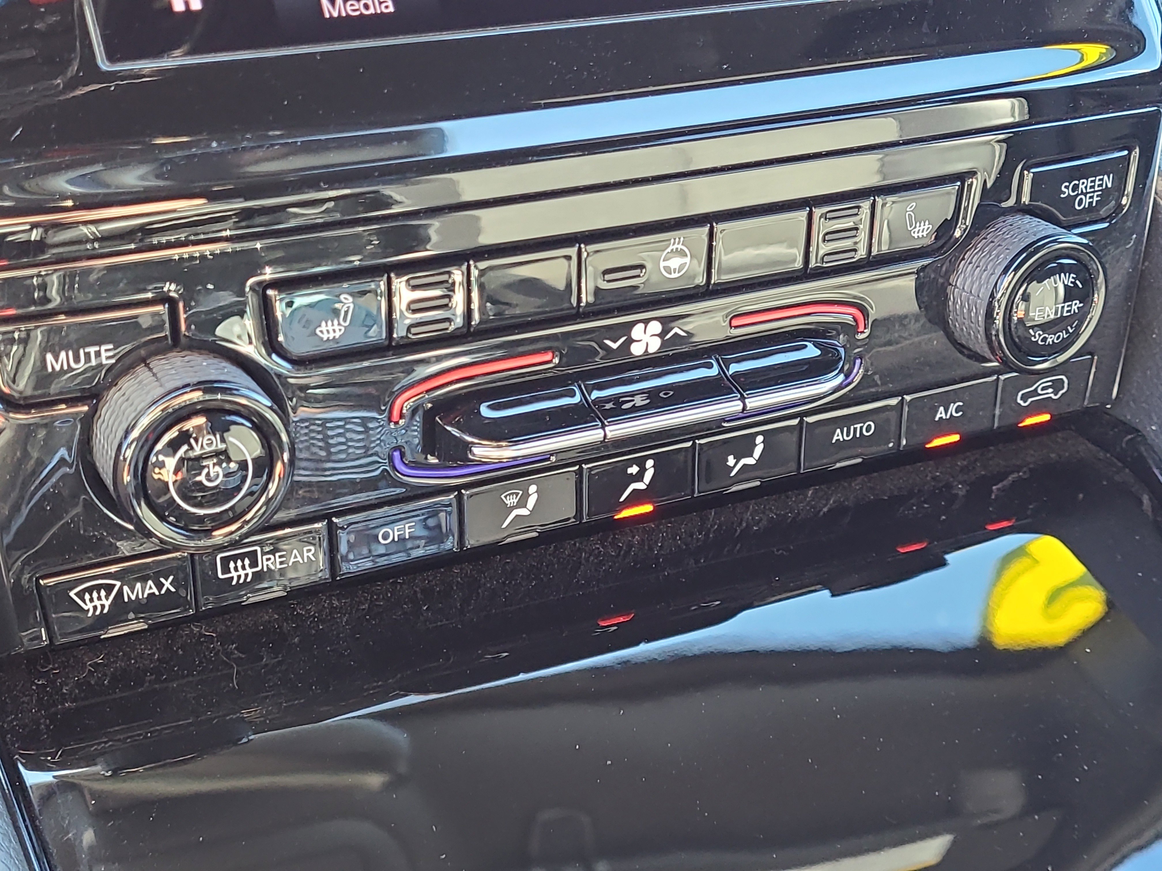 Used 2023 Jeep Grand Cherokee Altitude image 27