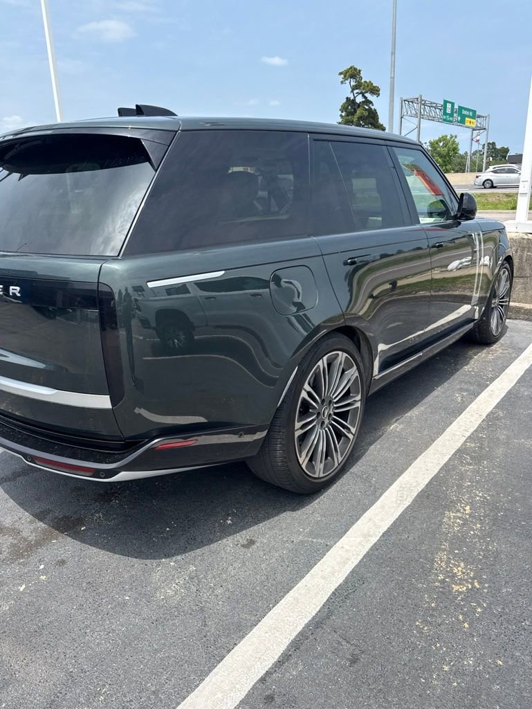Used 2024 Land Rover Range Rover Autobiography AWD/4WD image 2