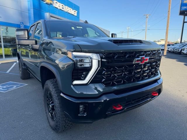 New 2026 Chevrolet Silverado 2500 ZR2 w/ LPO, Dark Essentials Package AWD/4WD image 3