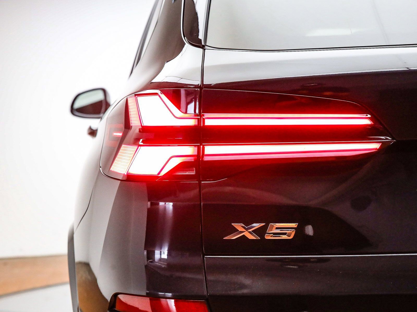 Certified 2025 BMW X5 xDrive50e w/ Executive Package image 10