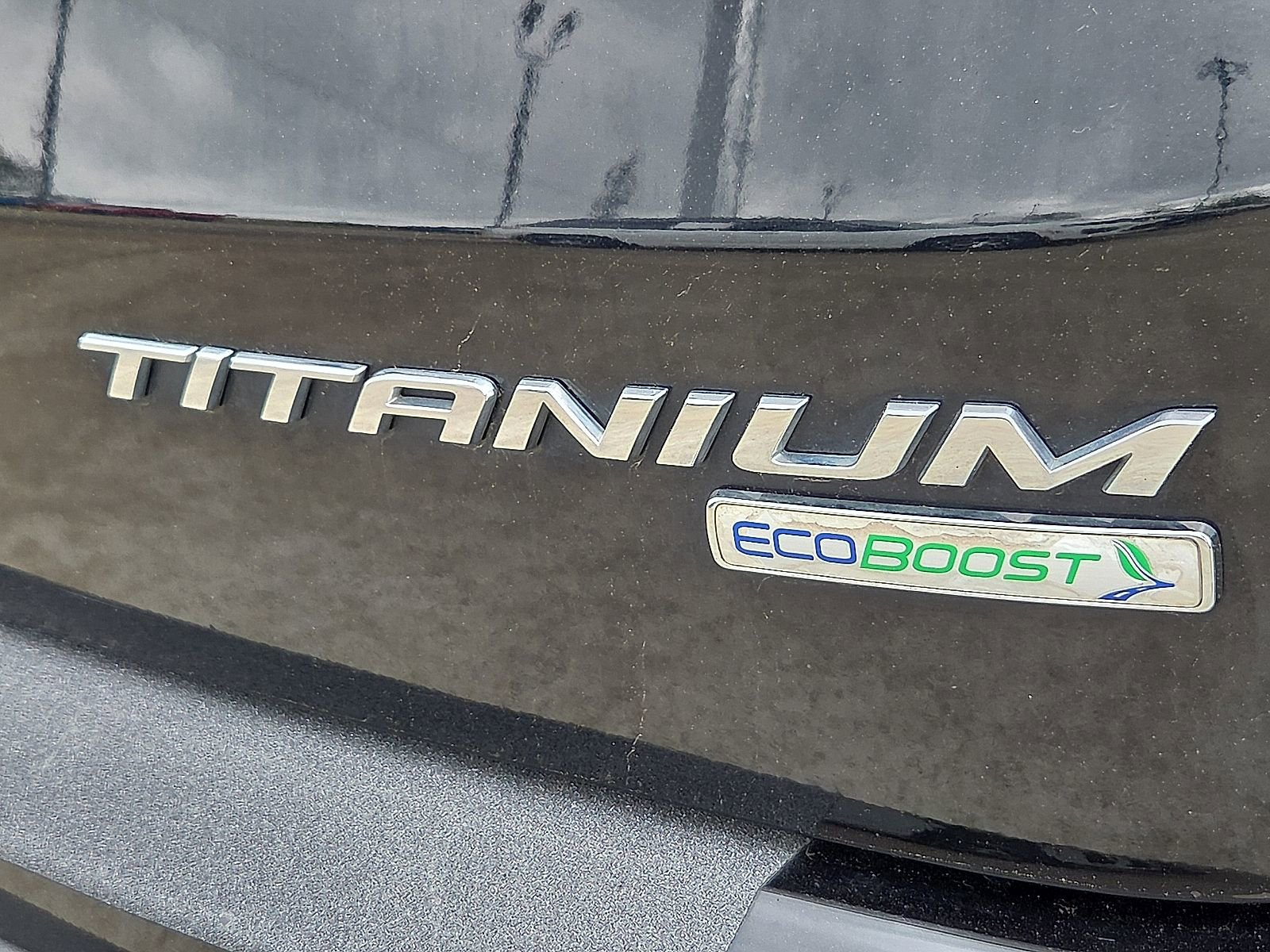 Used 2020 Ford Edge Titanium w/ Equipment Group 301A FWD image 9