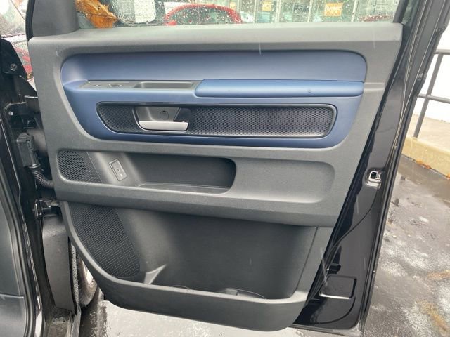 New 2025 Volkswagen ID. Buzz Pro S RWD image 38