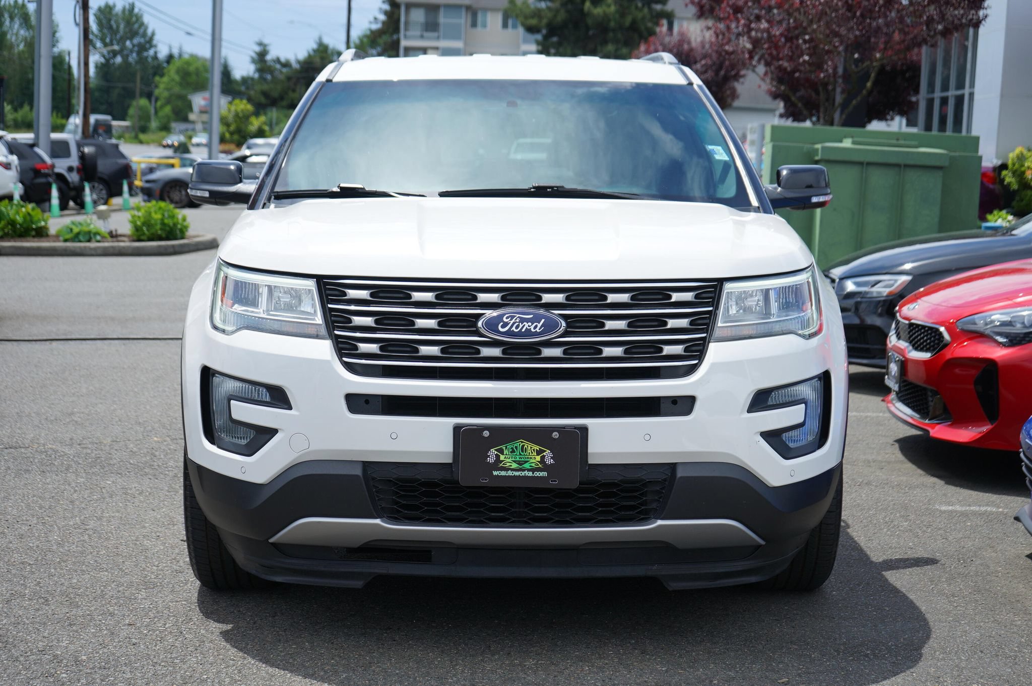 Used 2016 Ford Explorer XLT w/ Equipment Group 202A AWD/4WD image 8