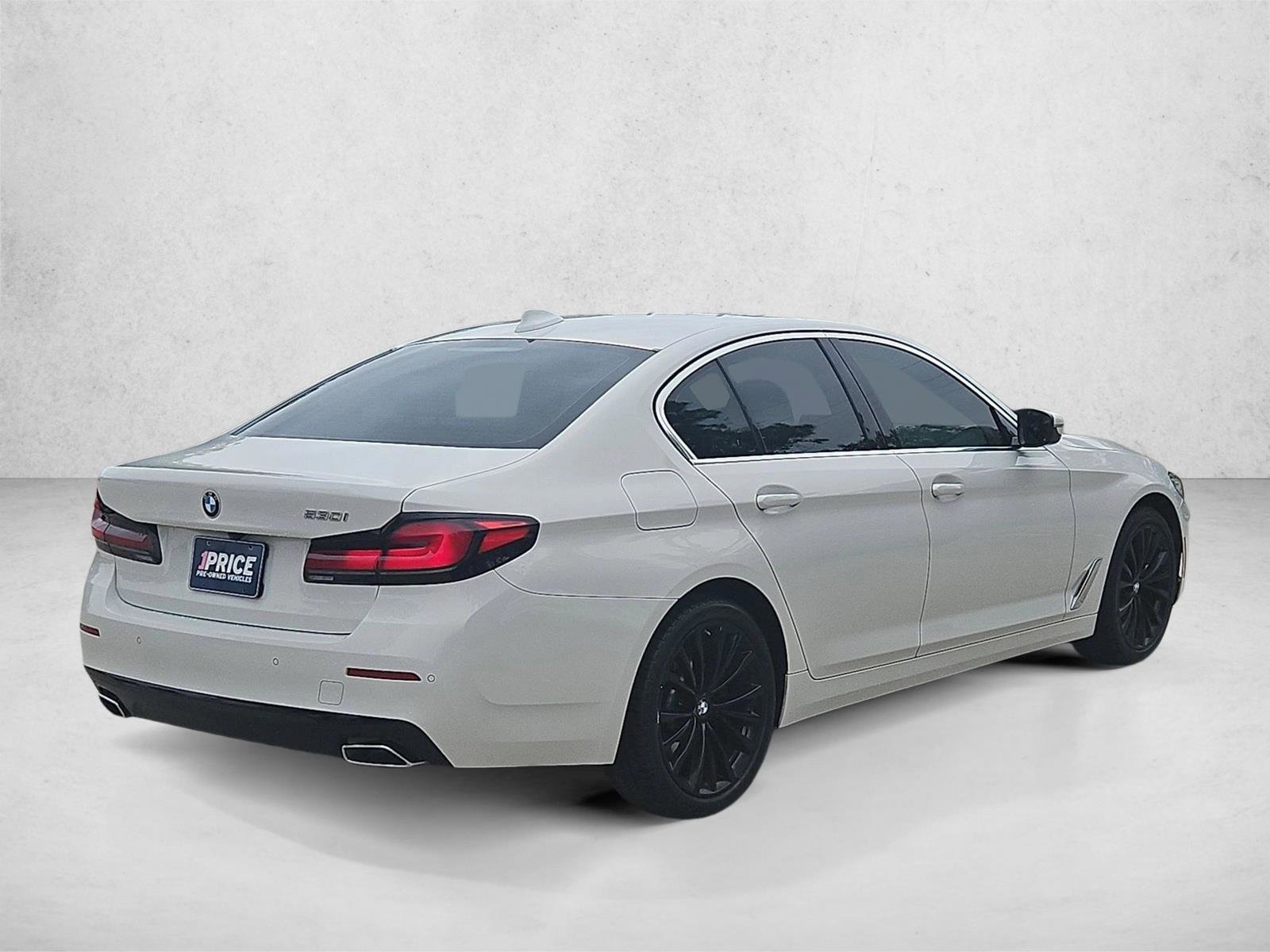 Used 2023 BMW 530i w/ Convenience Package RWD image 5
